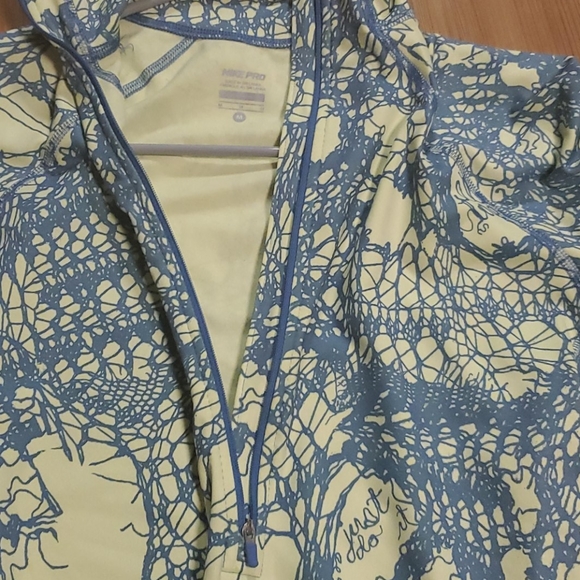 NIKE PRO DRI FIT HALF ZIP PULLOVER - Picture 6 of 10